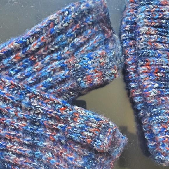 Cute and cozy toque-glove set - Picture 5 of 7